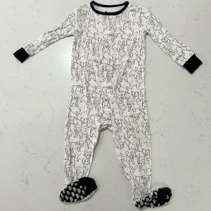 Magnetic me footie pajama, size 9-12 months - Dog print